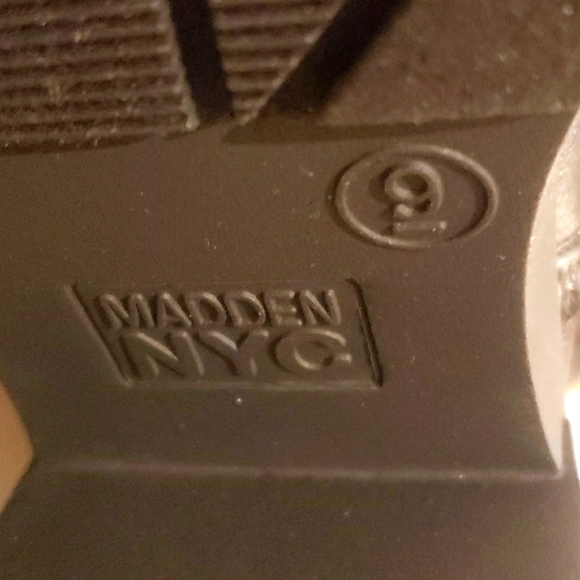 Madden NYC Black Rhinestone Embellished Amulet Platform Chelsea Boots Size 9 - Picture 3 of 10